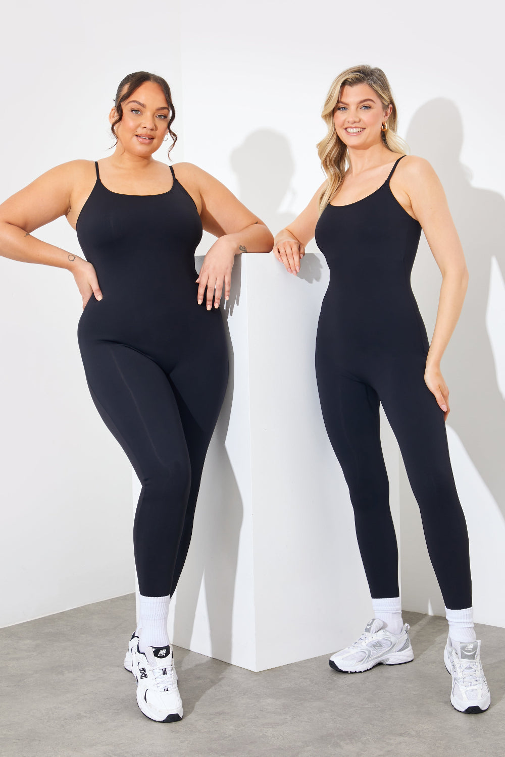 Contour Built-In Bra Scoop Neck Strappy Unitard